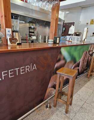 Snack-bar Cafetería Hermanos Flórez.