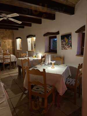 Il Castello Restaurant & Lounge Bar