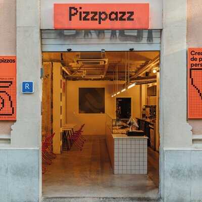 Pizzpazz Pizzería - Photo 8