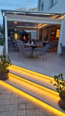 Grins Fusion Gastro Bar