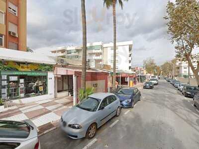 La Guapa Spritz Wine Bar