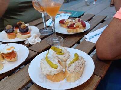 Amona - Cocktails & Pintxos