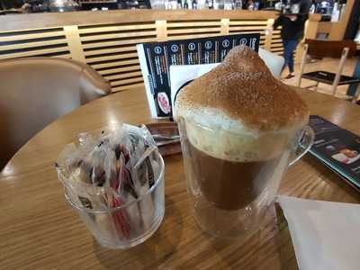 Más Que Menos Caleido