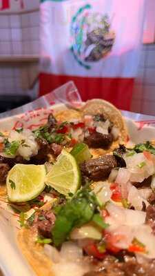 Los Tacos De 10 By Surfin' Tacos