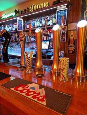 Dec's Irish Sports-bar.