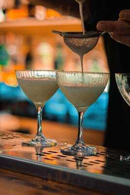 Kafune Cocteleria Sagrada Familia