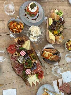 Olivo Blanco Cafe Boutique