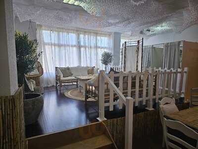 Olivo Blanco Cafe Boutique