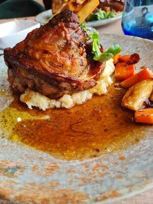 Number 7 Gastro Restaurant