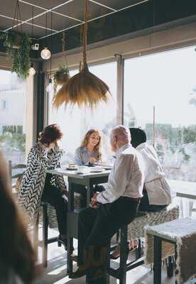 Xivi Restaurant & Bar