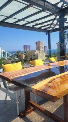 Legendary Restaurant