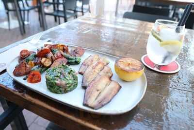 Zinc - Kitchen And Cocktails