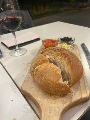 El Tardeo. Food And Gin