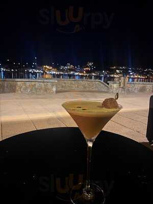 George’s Bar & Food