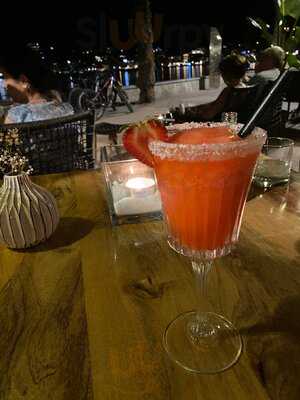 George’s Bar & Food