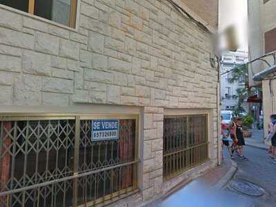 The Little White Bull Tavern.