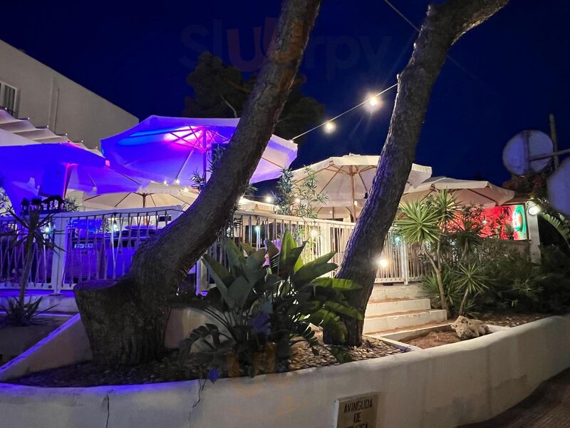 Petita Grill House & Chiringuito