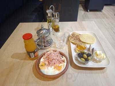 Papagayo Marbella Halal Food