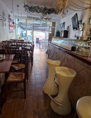 Don Pedro Taska Tapeanda Por Benidorm.