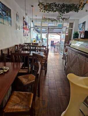 Don Pedro Taska Tapeanda Por Benidorm.