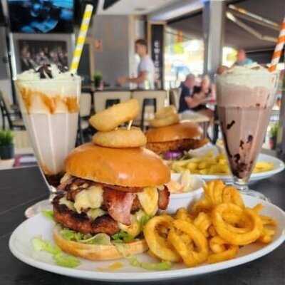 Chicago's Sports Bar & Grill