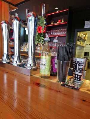 Tiki Sports Lounge-bar.