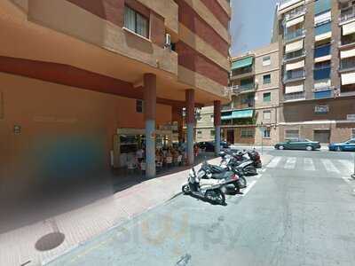 Cafetería-bar Pontiente.