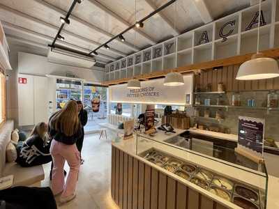 Oakberry Açai Bowls - Vía Augusta