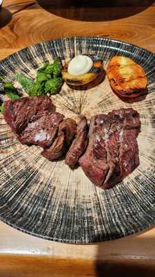 Mosty Restaurant And Lounge