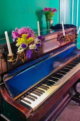 Mardi Gras Cuisine&music