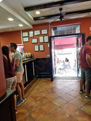 CervecerÍa 100 Montaditos.