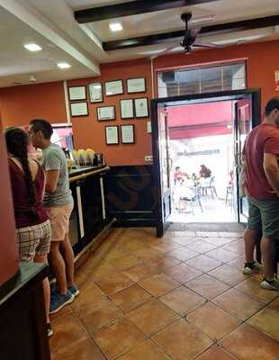 CervecerÍa 100 Montaditos.