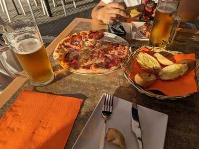 Canta Napoli Pizzeria