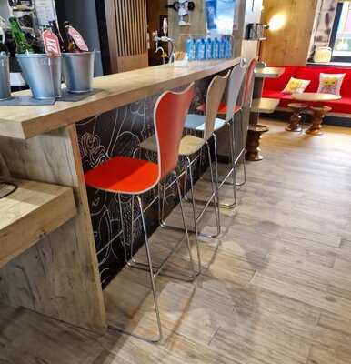 Ibis Hotel Centro Bar.