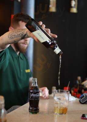 Chiqueros Cervezas-vinos & Tapas