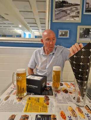 CervecerÍa 100 Montaditos'la Sureña.