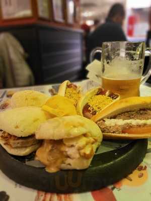 CervecerÍa 100 Montaditos'la Sureña.