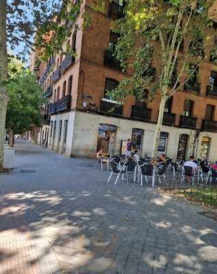 CervecerÍa 100 Montaditos.