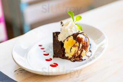 Zac's Restaurant & Bar