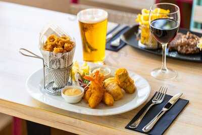 Zac's Restaurant & Bar