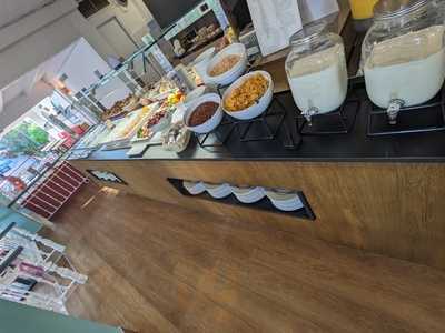 Zac's Restaurant & Bar