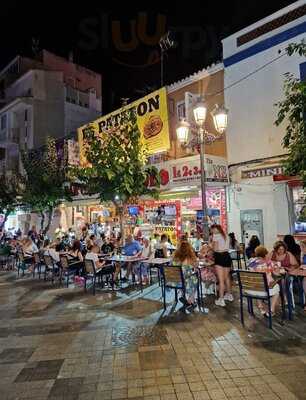 The One Cafe Bar Lounge