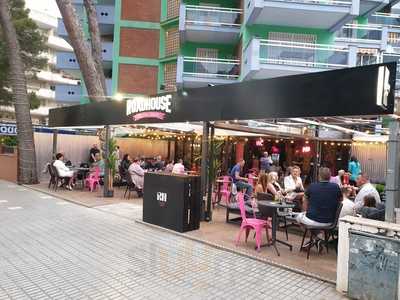 Roadhouse Cocktail Lounge.