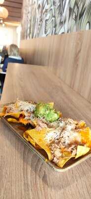 Avocado Gastro Café