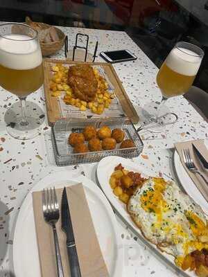 Karoma - Resto Bar Café