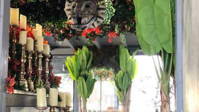 El Edén Hawaiano Azteca- Maya