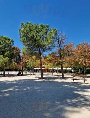 Chiringuito Junto Al Angel Caido