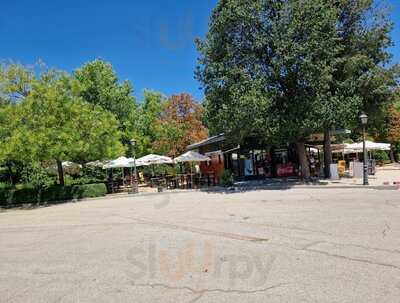 Chiringuito Junto Al Angel Caido