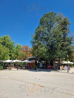 Chiringuito Junto Al Angel Caido