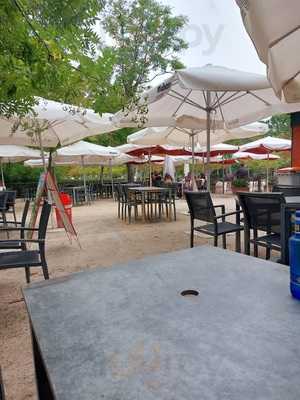 Chiringuito Junto Al Angel Caido